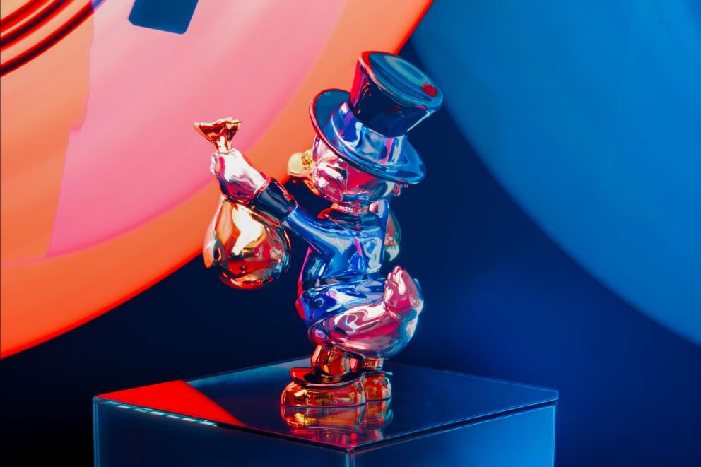 Opera d’arte da collezione ispirata a Paperon de’ Paperoni inserita in un ambiente di design